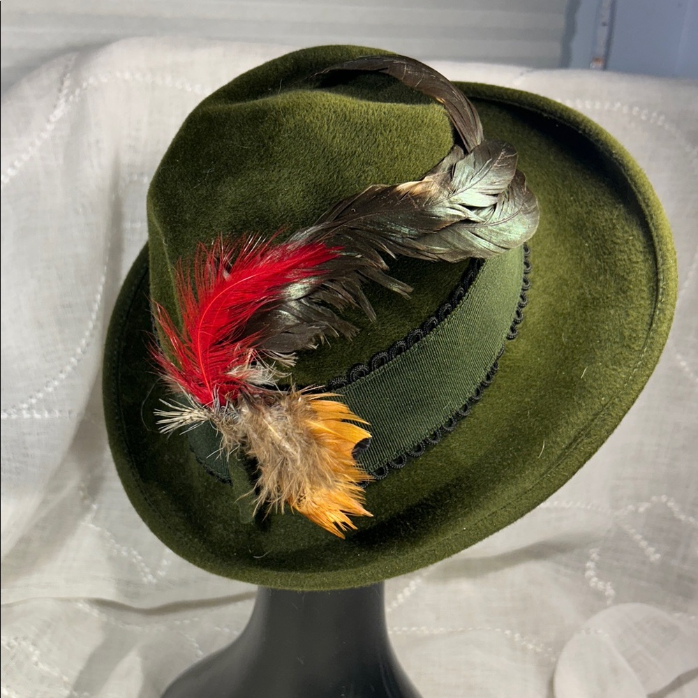 Vintage Handmade in Vienna, Austria wool hat